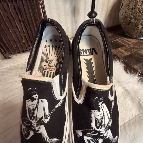 Vans + Johnny Ramone Graphic Signature Black Classic Shoes Unisex M6.5, W8 - Picture 14 of 16